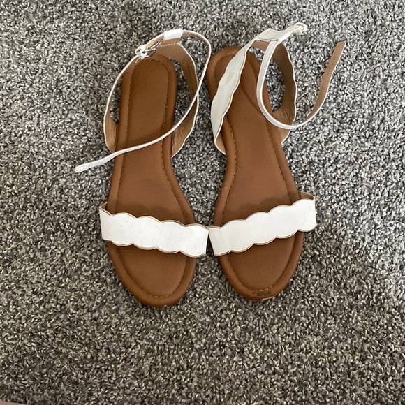 White sandals - Picture 1 of 2